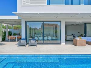 Modern Villa with private swimming pool and terrace