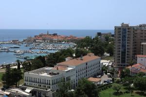 Status-M Apartments WOW