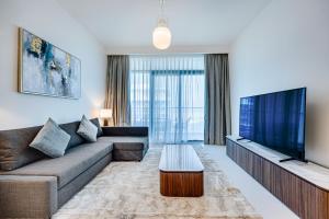 Marvelous Sea View Apartment with Beach Access
