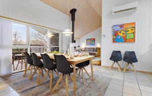 Stunning Home In Strandby With Wifi