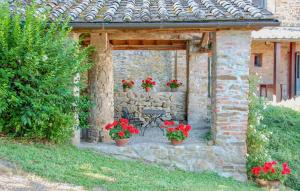 Stunning Home In Paciano With Kitchen