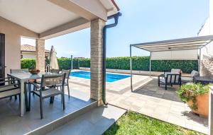 3 Bedroom Awesome Home In Marcana 