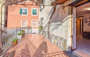 3 Bedroom Cozy Home In Lumarzo