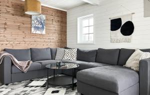 Gorgeous Apartment In Sysslebäck