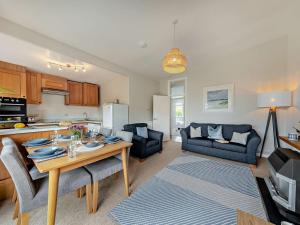 2 Bed in Aberdovey 91946