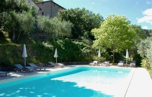 Awesome Apartment In Paciano With Wifi