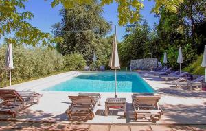 Awesome Apartment In Paciano With Wifi