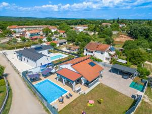 Villa Beauty with heated pool and jacuzzi
