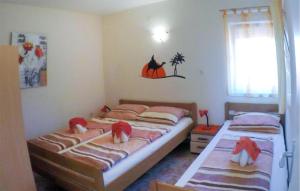 2 Bedroom Gorgeous Apartment In Biograd 