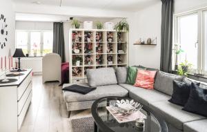 2 Bedroom Stunning Home In Gärsnäs