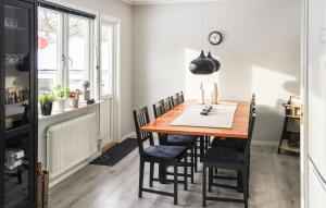 2 Bedroom Stunning Home In Gärsnäs