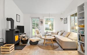 2 Bedroom Nice Home In Nykøbing Sj