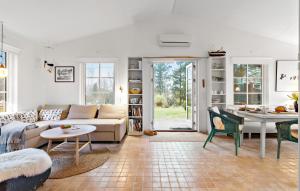 2 Bedroom Nice Home In Nykøbing Sj