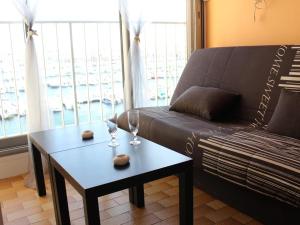 Appartements Studio cabine mezzanine 6 personnes - port tranquille, ascenseur, classe 2 etoiles - FR-1-229-65 : photos des chambres