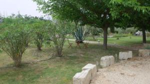 B&B / Chambres d'hotes MAS MAURANE-Roulotte avec SPA prive aux portes d'ARLES : photos des chambres