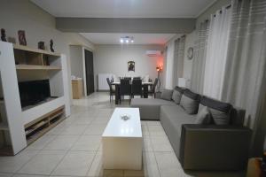 A&J Apartments or Rooms athens airport