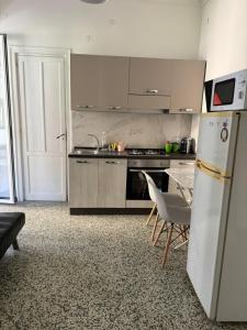 Holiday mondello martina