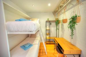 Cozy 2bedroom seafront apartment, balcony GOSLM-10