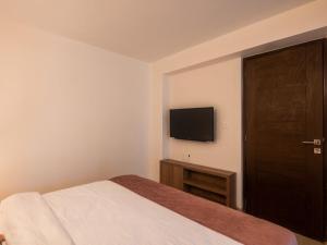 Jade 4BHK Private Pool Duplex by Le Pension Stays