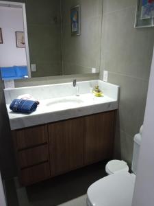 Suíte a 360m da Enseada Posto 9 dos Bombeiros