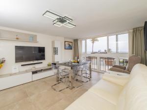 Cubos Estepona Oceanview Apartment & Free Parking