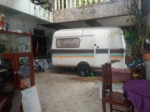 Caravan Hotel have TV & Netflix