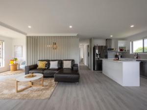 Convenient Comfort 4BR near Malls and Transport