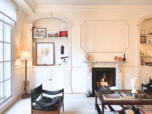 Spacious and beautiful flat in Mayfair, Berkeley St