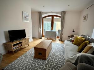 Converted coach house with parking in Pittenweem