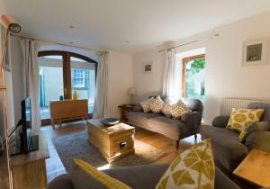 Converted coach house with parking in Pittenweem