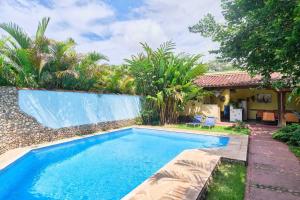 Casa linda em condomínio fechado