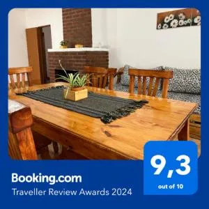 CHALET NATURALEZA - Villa Rumipal - Córdoba - A 50 mts del Lago - Vista al Lago - Villa Canada del Sauce