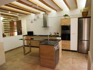 Ca iaia Rosario - Casa rural con catas premiadas, obrador y senderismo