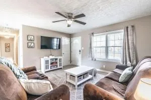 Fayetteville Home Away from Home, Pet Friendly - فورت براج