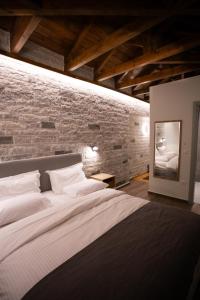 MAKRIS Papigo Luxury suites