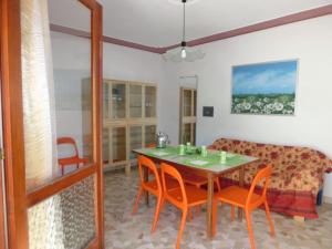 Cozy villa 250 metres from the beach