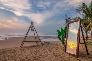 Long Hải Channel Beach Resort