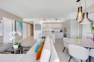 23rd-Floor Views • Pool Gym Beach Service