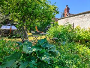 La Maison Bleue de Husseau Ancienne ferme semi-troglodytique 18e siècle