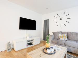 Clydfan, No 1 Trearddur Road