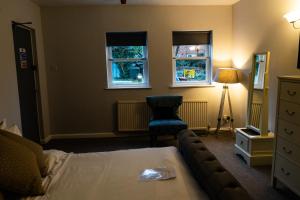 The lodge at Carlton tavern free parking