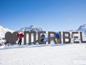 Duplex 5 pièces, skis aux pieds, animaux admis, parking, sauna, vue imprenable - FR-1-182-246