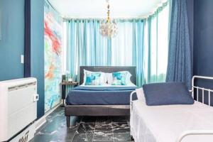 Downtown ATL Condo Walk Score 78 w Free Parking LM1104