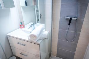 Aux Jardins de lHôtel de ville - Appartement Hypercentre avec Parking Privé