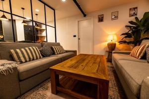 Luxury refurnished apartment with Private Parking close to ski slopes