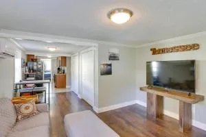 Pet-Friendly Chattanooga Duplex in NorthShore! - Hixson