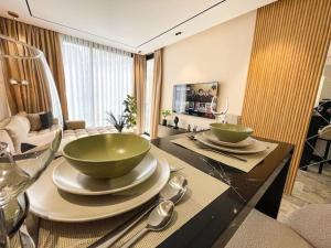 Modern Studio with Balcony & Parking Les Princesses 204