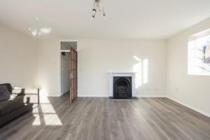 3 Bedroom Kings College Denmark Hill Flat