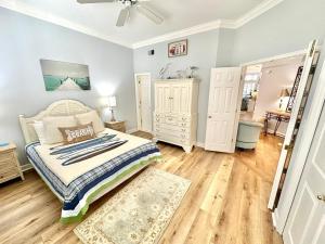 5296 Tivoli By The Sea