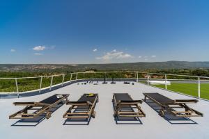 Luxury Villa Madre with 5 en-suite bedrooms, heated 72sqm Mineral pool, Whirlpool, outdoor Gym, Playground